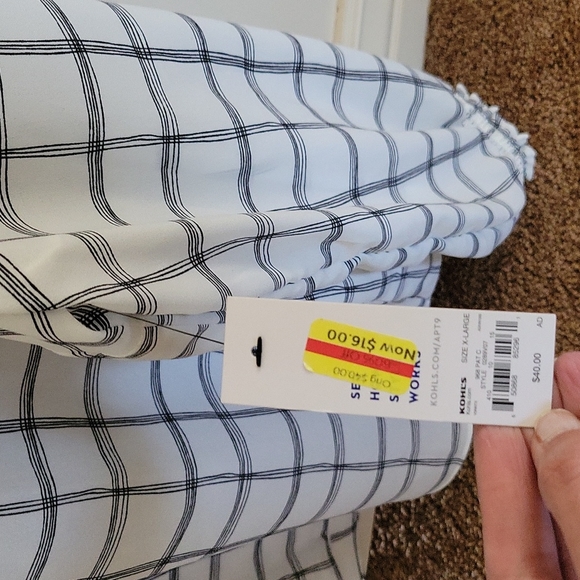 Nwt blouse top - Picture 2 of 4